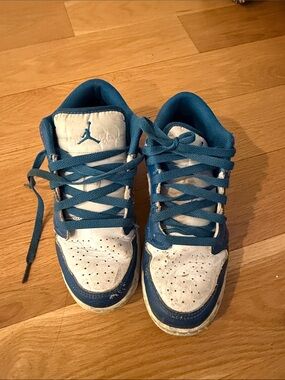 Nike Jordan Kids' Blue and White Low-Top Sneakers